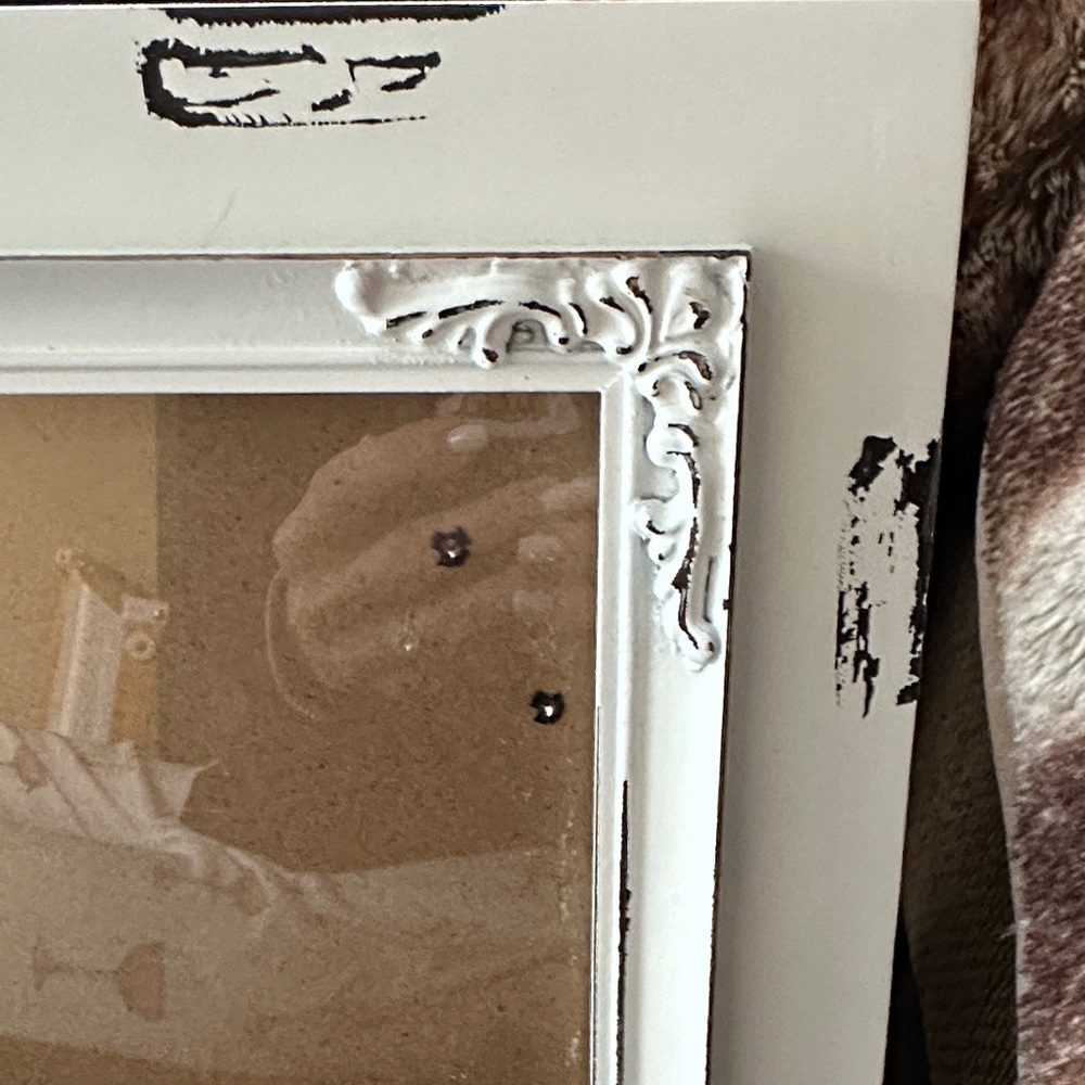 Distressed White Photo Frame - Picture 3 of 6